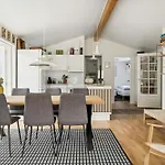 Feriehus Here, Time Is Tuned Into Intimacy And Coziness