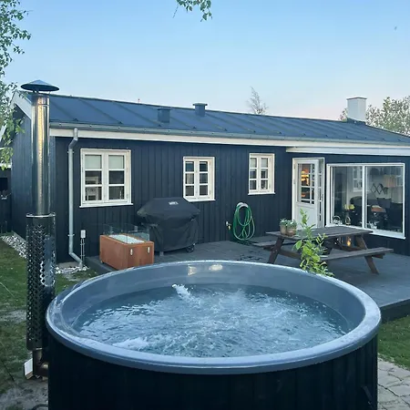 Here, Time Is Tuned Into Intimacy And Coziness 度假居