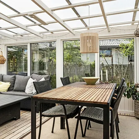 Here, Time Is Tuned Into Intimacy And Coziness *