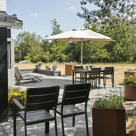 Here, Time Is Tuned Into Intimacy And Coziness 度假居 *