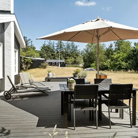 度假居 Here, Time Is Tuned Into Intimacy And Coziness *