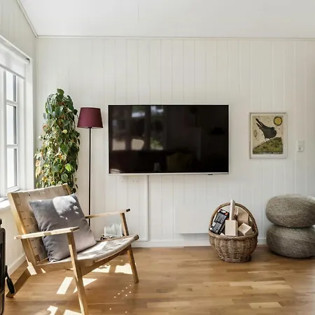 Here, Time Is Tuned Into Intimacy And Coziness *