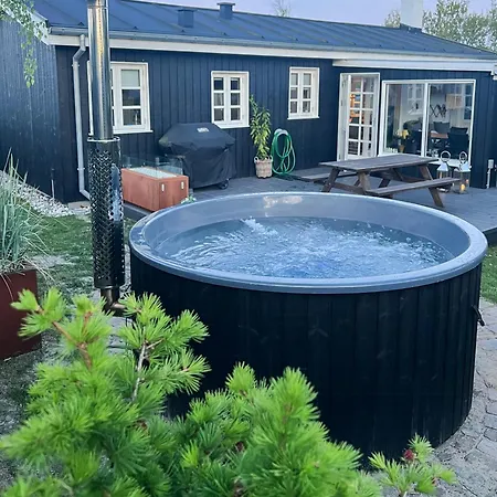 Here, Time Is Tuned Into Intimacy And Coziness Tatil Evi Hadsund