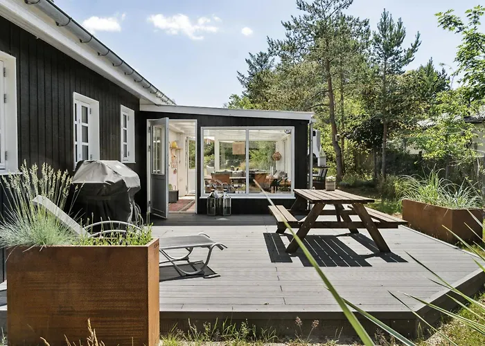 Here, Time Is Tuned Into Intimacy And Coziness Casa de Férias